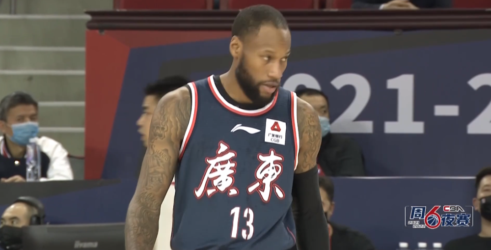 卫冕冠军再度成功，保持领先优势的简单介绍