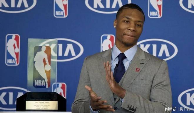 开拓者横扫马刺,利拉德36+11完美发挥 开拓者横扫马刺,利拉德36+11完美发挥