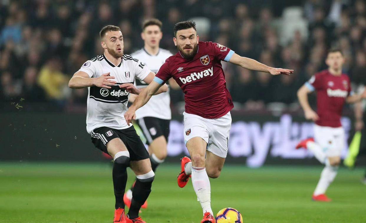 伯恩茅斯客场惨败,保级形势不容乐观 伯恩茅斯客场惨败,保级形势不容乐观