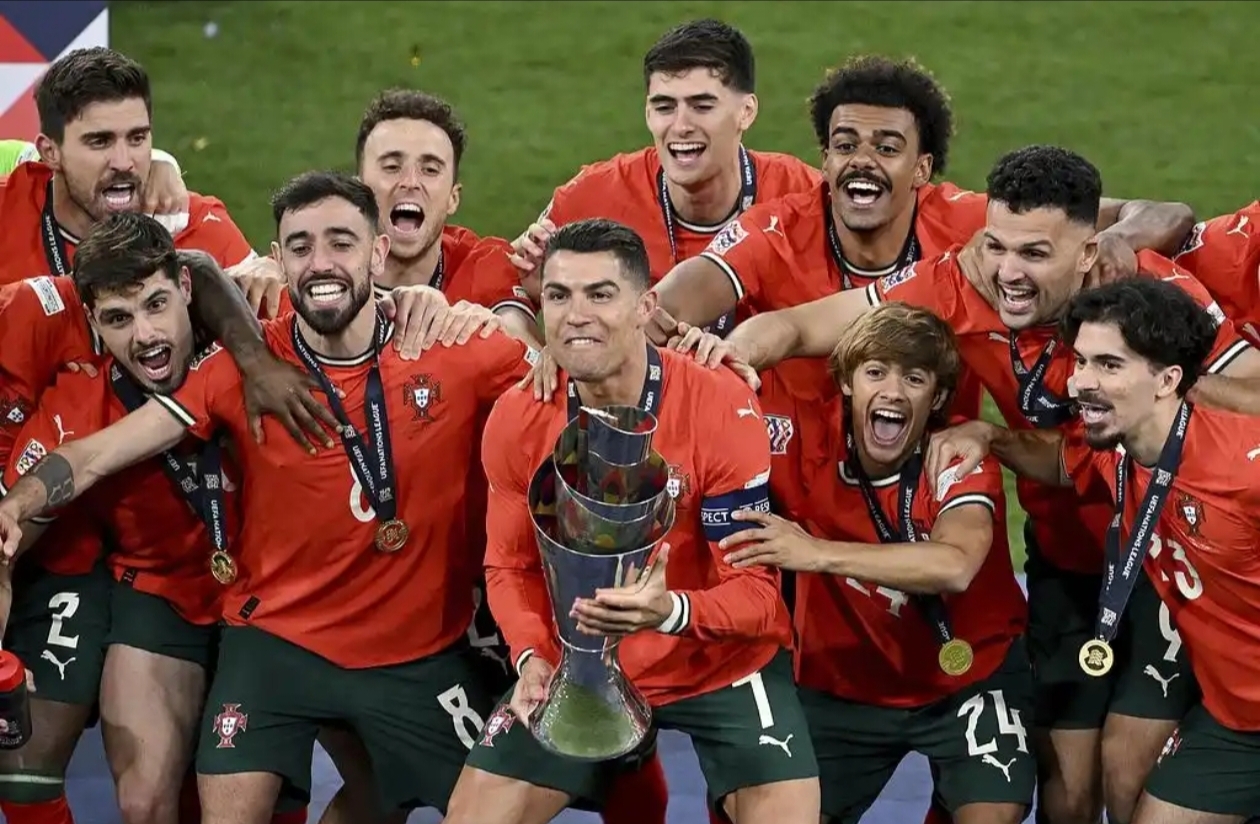 球队在最新比赛中大比分战胜对手