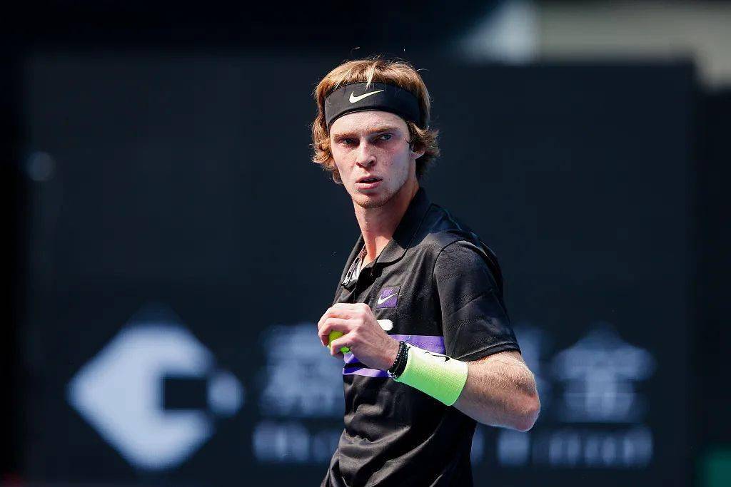 世俱杯-莫尔主场惨败,坎波扎那轻松晋级