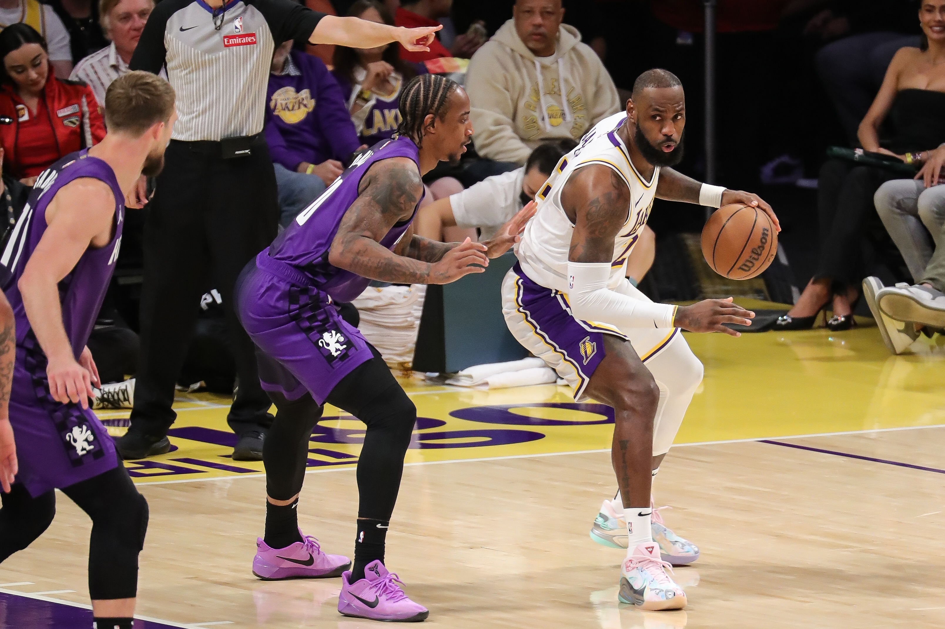 世俱杯改制-深圳队翻盘魔术，詹姆斯带队取胜