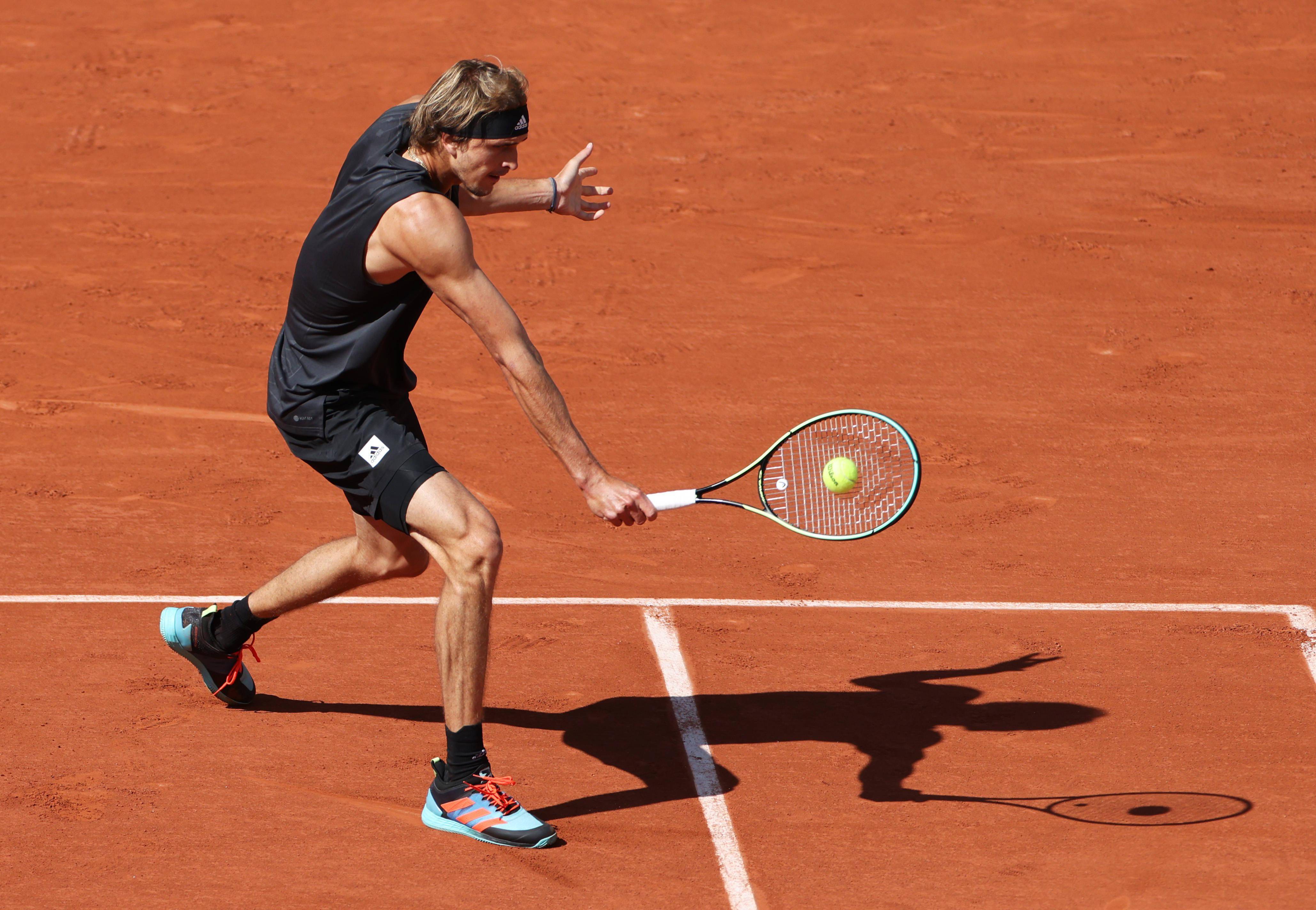 世俱杯改制-澳网鏖战法网，兹维列夫关键制胜